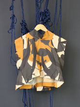 Bow Top Blom Print