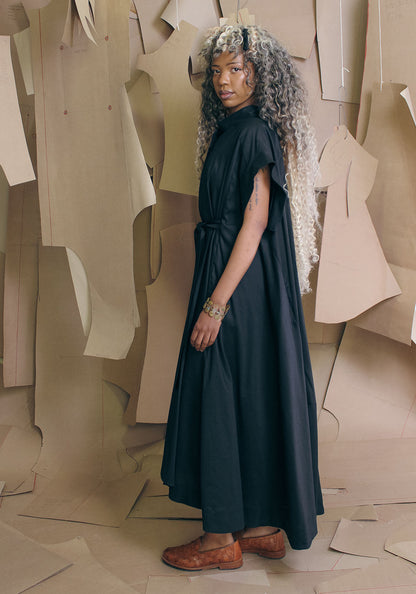 Mantid Dress Black
